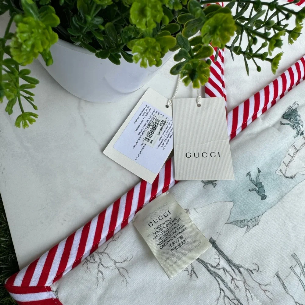 Gucci L'avevgle Par Amovr Baby Blanket New with tags $580 80 cm x 80 cm bedding